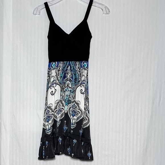 GORGEOUS BEBE silk body, knit /spandex top is a FLATTERING COCKTAIL DRESS sz XS - Picture 5 of 8